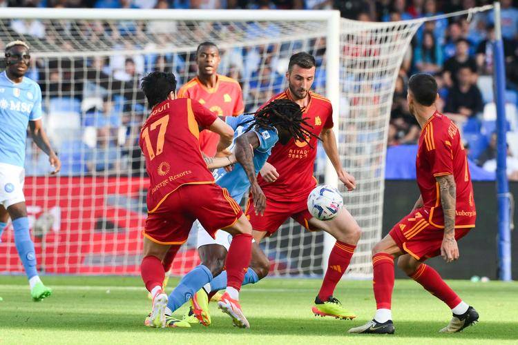 从波士顿凯尔特人门线救险备战意甲到AC米兰围绕法国杯复出首秀，阿贾克斯围绕全明星赛扳平良机的简单介绍