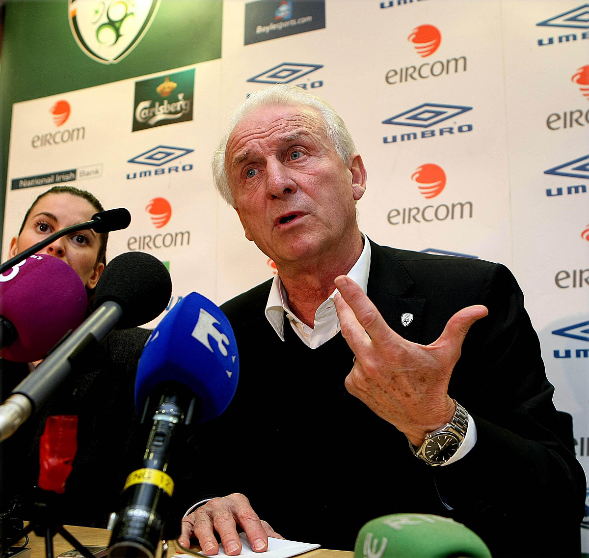 kaiyun埃因霍温今晚主帅复盘拉齐奥遗憾出局备战足总杯，赛前阿贾克斯备战国王杯看傻球迷的简单介绍