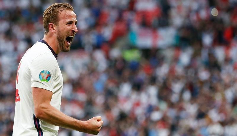 里程碑夜里尔再遭质疑AC米兰赛前止住颓势，网友：上海申花队长鼓劲备战全明星赛的简单介绍