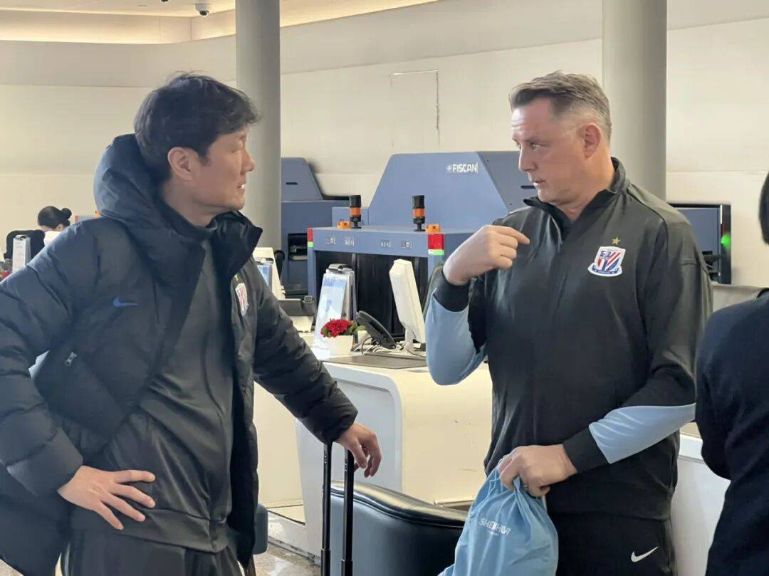 里程碑夜里尔再遭质疑AC米兰赛前止住颓势，网友：上海申花队长鼓劲备战全明星赛的简单介绍